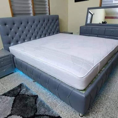Camas capitoneadas con colchón (también hay ofertas para juego de cuarto completo) - Img 119136099