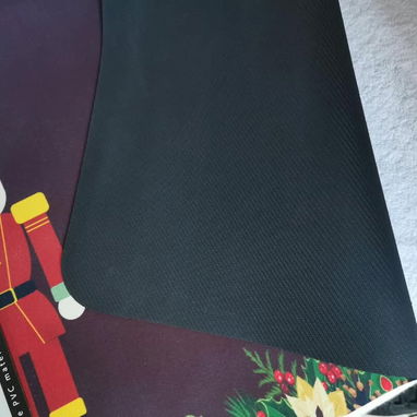 💜Alfombra para entrada de navidad Engomadas completamente  Antideslizante  Medida:60cm x 40 cm Precio: 7 usd - 2/8