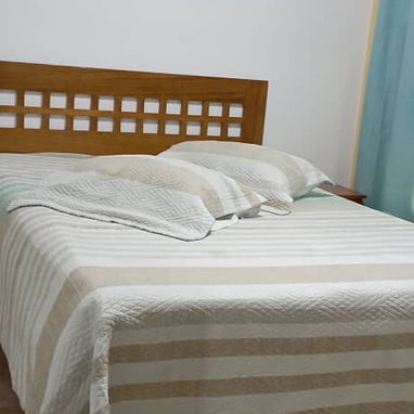 ¡APARTAMENTO DE LUJO EN CUBA! 🌴 3 Habitaciones, 3 Baños Privados, AC, Cocina Equipada. IDEAL GRUPOS/FAMILIAS. - Img 121650527
