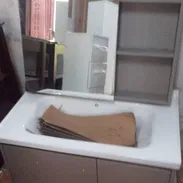 Mueble con lavamanos y botiquín con espejo - Img 57612278