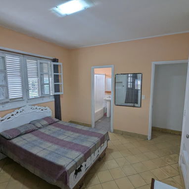 RENTA LINEAL EN LA RAMPA, VEDADO - Img 119256425
