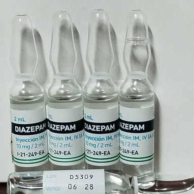 Dipirona, Benadrilina, Ácido Tranexamico, Furosemida , Metoclopramida , Ranitidina, Diazepam , Fenitoína ,Vitamina k - 3/3