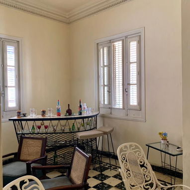 Vivienda en bajos de un Biplanta a pocos metros de 15 y 80 - Img 121819389