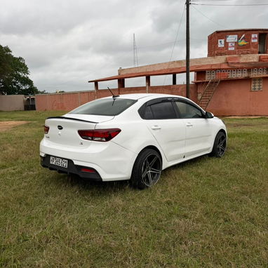Vendo o vendo o negocio Kia Río, 2019 carro impecable - Img 116194233