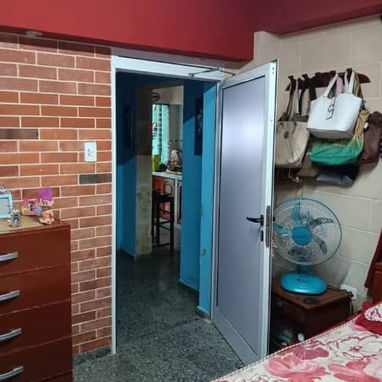 Casa en bajo con todo dentro a tres cuadras de la calzada de 10 de octubre - Img 120398812