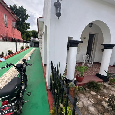 Casa independiente 🏡 en Miramar - 2/10