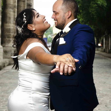 Fotógrafo para bodas - Estudio fotográfico CUERVO - Img 83181352
