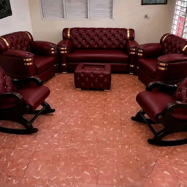 Interesados llamar al 58879086 inf.. o contactar por Whatsapp o messenger. - Escáparates y gabetero.  - Juego de sala. - 6/10