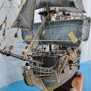 Se vende modelo a escala del famoso barco la Perla Negra de Piratas del Caribe - 2/8