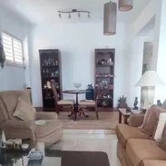 Apartamento en el Vedado 3 cuartos y medio y 3 baños. Todo en óptimo estado - Img 55120216