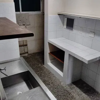 Apto en el Vedado en primer piso a pasos de 23, 12 y Línea !!! - Img 119754885