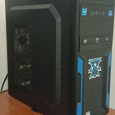 Pc de escritorio (solo la torre) i3 de 4ta 8gb ram - 3/4