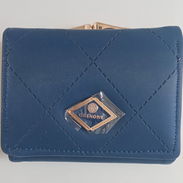 Monedero cuadrado azul oscuro $2400 - Img 54881086