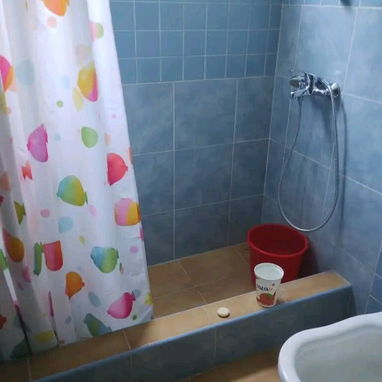 Propiedad Horizontal Playa cerca de Miramar 4 cuartos y garaje 1er pido 55mil usd 53582376 - 9/10