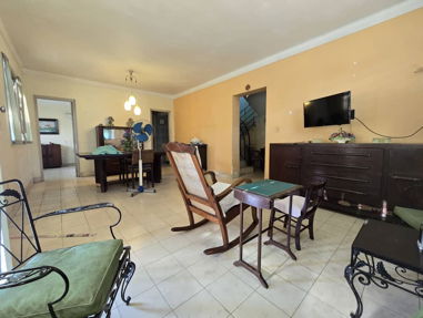 Se vende casa de dos plantas con 3 habitaciones y media y 4 baños en municipio playa - Img 68217808