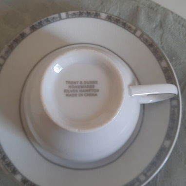 Juego de té o café con leche: tetera, cremera y azucarera, 6 tazas + 8 platos usd 15 - Img 121060337