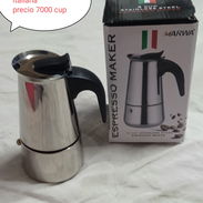 Cafetera de 4 tasas italiana nuevas en caja - Img 55673053