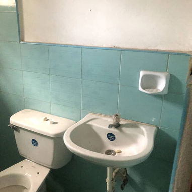 Se Vende una casa .en Marianao calle 130,/65 y 67 frente al parque de mismo 130 - 2/10