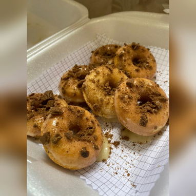 Realizamos mini donas por encargos un dulce fino y delicioso perfecto para todo tipo de eventos - Img 126621235