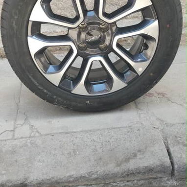 Gomas con llantas nuevas - 3/4