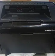 se vende impresora hp p1102 casi nueva solo hay q buscarle su toner 85A - Img 50277779