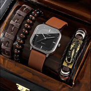 Conjunto de reloj y pulseras - Img 55754746