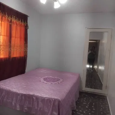 Se renta casa en Guanabo de 5 habitaciones climatizadas con piscina - Img 99188422