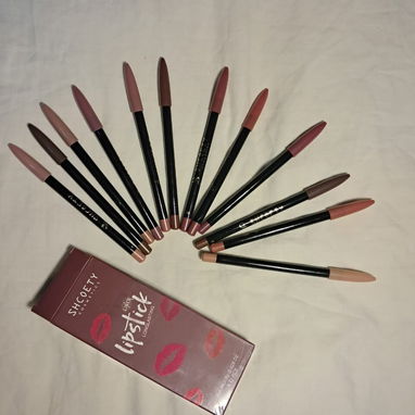 Lip gloss y Lip Liners disponibles - 3/4