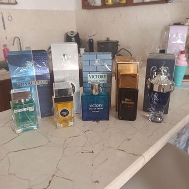 Perfumes de hombre y de mujer - Img 123405544