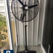 Ventilador industrial de pedestal  Jinghan 24 "  Precio:150 usd  2 meses de garantía   Mensajería Incluída 🚚   Descripc - Img 58466147