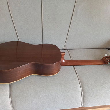 Se vende guitarra clasica marca Alhambra . - Img 122334095