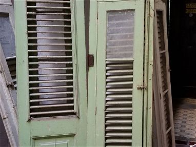 Son puertas de cedro con persianas tipo colonial - Img main-image-43798181