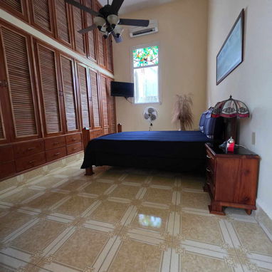 PLAYA, CASA INDEPENDIENTE PROPETARIOS ANTES DE LA REVOLUCIÓN, ÓPTIMO ESTADO,  4 HABITACIONES, 2 BAÑOS, GARAJE - Img 125337431
