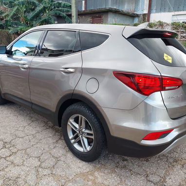 Vendo o negocio, Hyundai Santa Fe, 2017 básico - Img 114099822