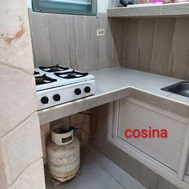 CASA INTERIOR UBICADA EN SANTA FE PLAYA   DE  ☝️ CUARTO GRANDE CON SU CLOSET , BAÑO 🚽 AZULEJEADO, COCINA AZULEJEADA - 3/6