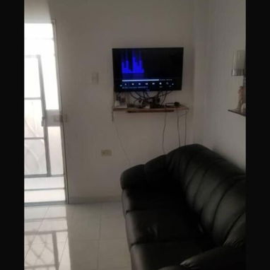 Vendo apartamento céntrico en el vedado - Img 123721882