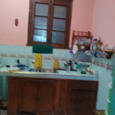 Ofertaaa biplanta en bajos con carporshe,3 cuartos y amplio patio trasero 245 metros en total. Aproveche e invierta!!!! - Img 122708874