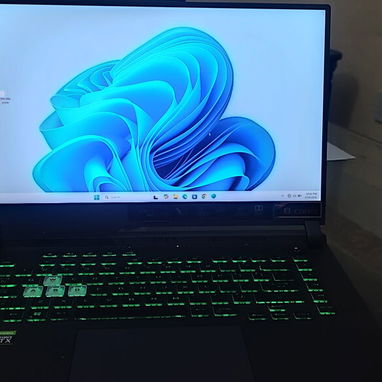 Laptop Gamer Asus ROG Strix G513 casi Nueva - 2/2