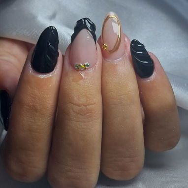 Manicurista La víbora - 2/2