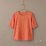 Blusa mujer tono coral con dibujos bordados talla L - Img 57069970
