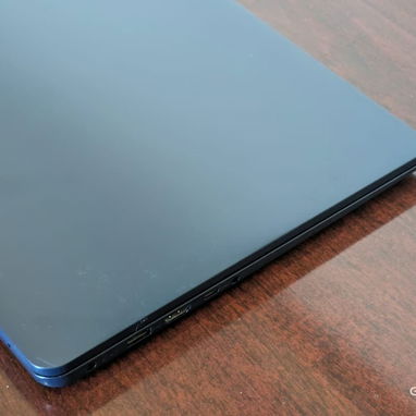 Laptop Lenovo Color  Azul Oscuro 💙⚫ - 4/5