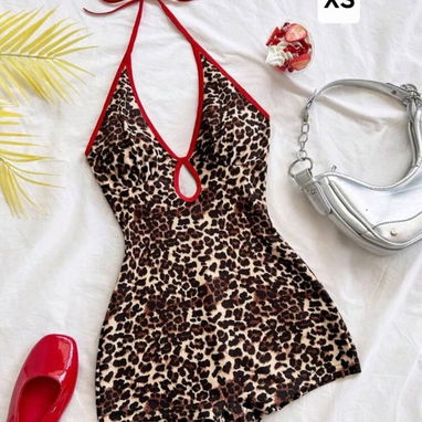 Enterizo y conjunto de mujer - 2/4