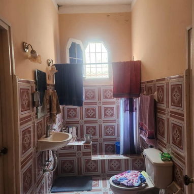 Ofertaaa casa independiente con 350 metros cuadrados y 3 dormitorios en excelente zona de Playa!!! - Img 121750926