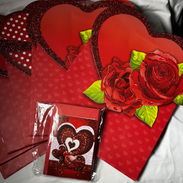 Bolsas de regalo con su tarjeta - Img 56213389