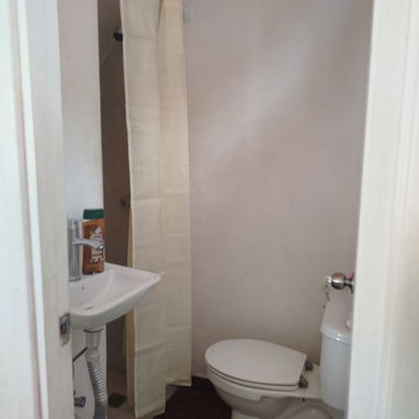 Apartamento capitalista en la Vibora solo 4 apartamentos dos por piso 1er piso placa libre - 2/6