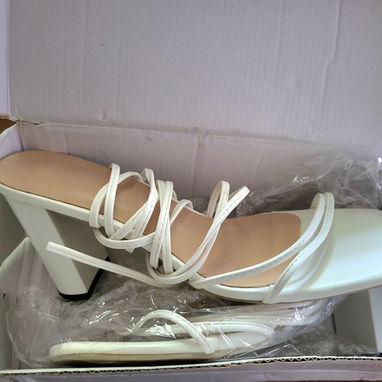 Tacones blancos elegantes - 3/3