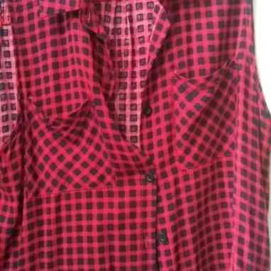 CAMISAS DE MUJER TALLA M Y LA ROJA TALLA L 400 PESOS - 4/4