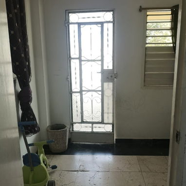 Apartamento puerta calle en bajos placa ocupada,de 1 cuarto en 5 mil USD - Img 117436027