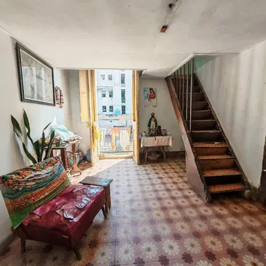 Esquina San Miguel y Oquendo,Apto 2do Piso Alto,Ptal Alto,2/4,En Barbacoa q hay q reparar...2 Balcones...53052463 - 7/9