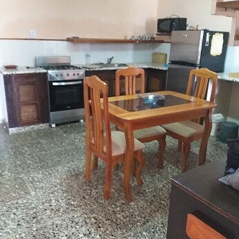 Renta casa independiente de 2 plantas - Img 119235239